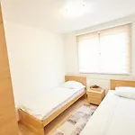 Grand Apartment *