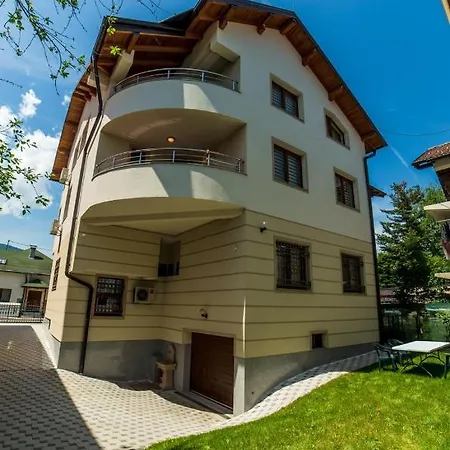 Grand Apartments-for Groups Apartmán
